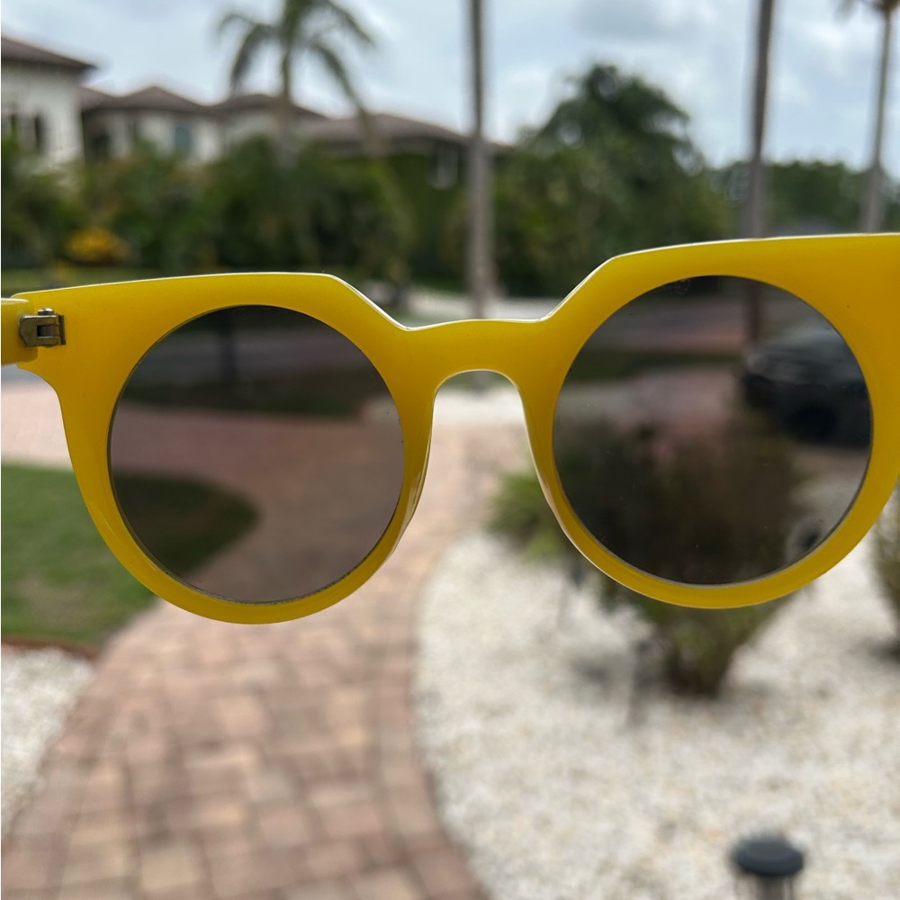 Quay Australia Yellow Frame Round Sunglasses Multicolor Lenses Frankie 3.3 NEW - Picture 8 of 16